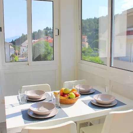 Bodo * Drvenik (Split-Dalmatia)