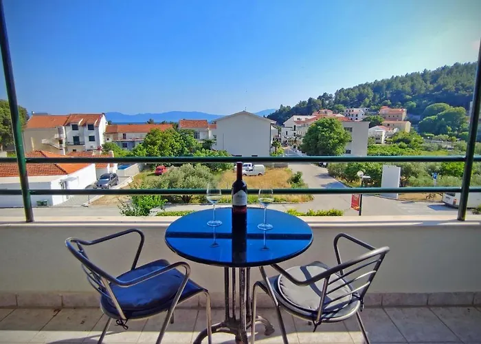 Bodo * Drvenik (Split-Dalmatia)